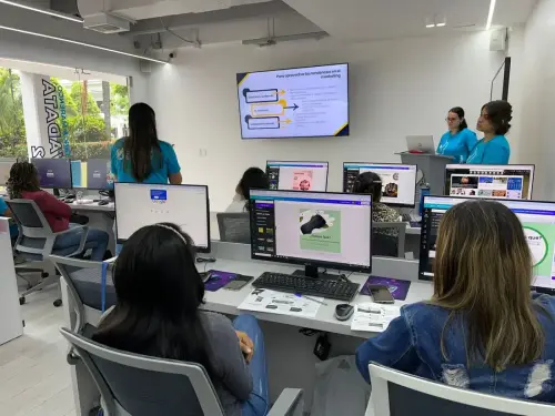 23-03 VIELKA LOOR (2)